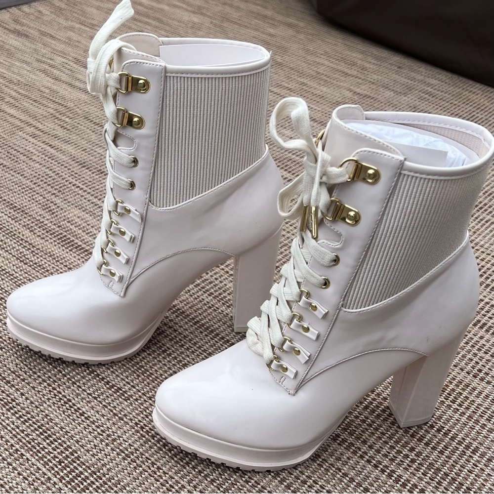 NWOT - AYAH Lace Up Bootie - Shoe Dazzle